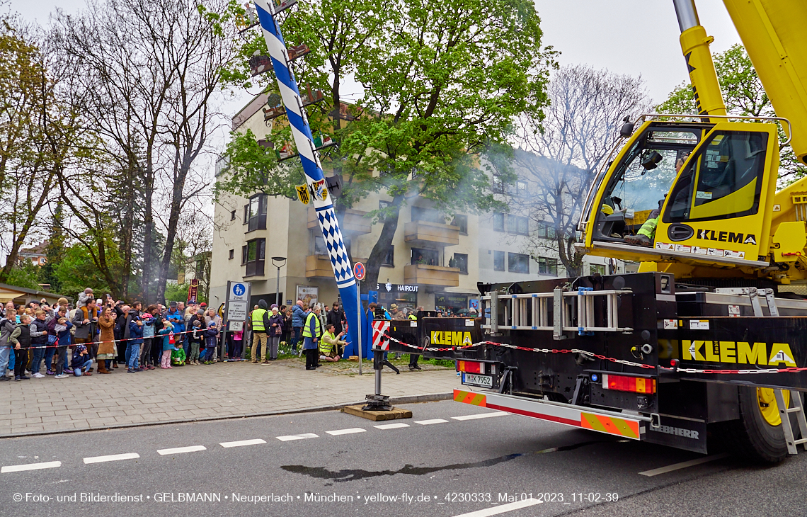 01.05.2023 - Maibaumaufstellung in Berg am Laim